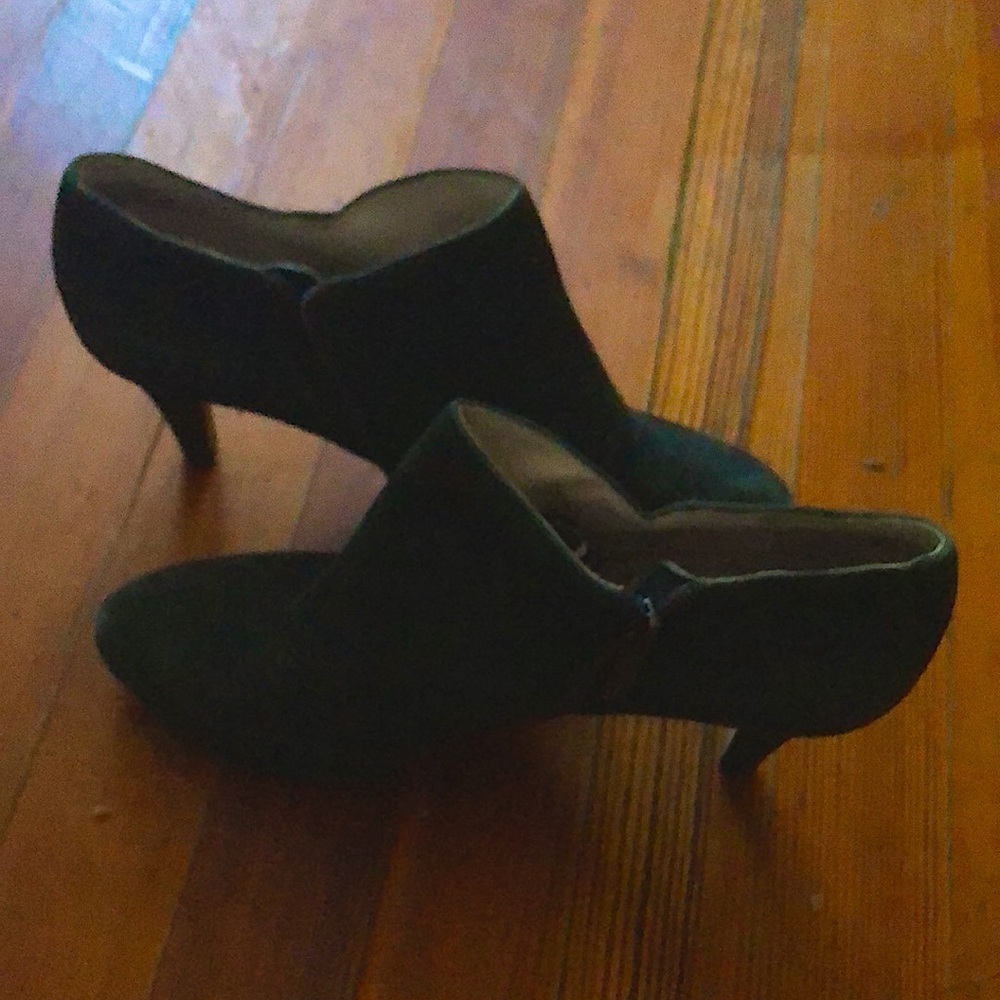 Vince Camuto’s shoe booties 3 1/2 inch heel - Picture 3 of 4